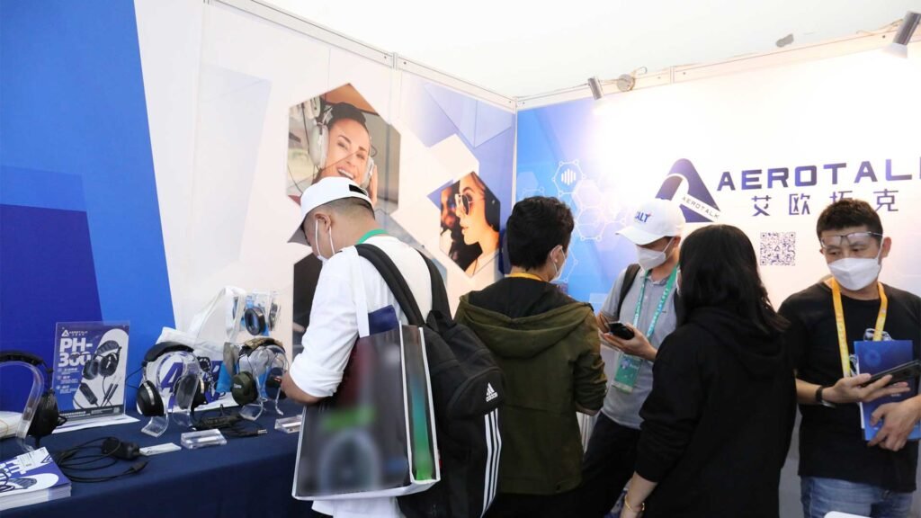 Many visitors at the booth